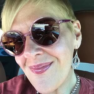 Meet your Posher, Laurie